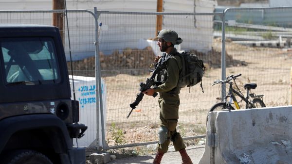 Palestinian journalist Al-Taweel finally out after 11 months of administrative detention