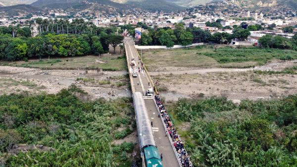 After Two years, Venezuela says it will reopen its border crossing with Colombia