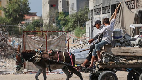 Qatar sends financial aid to Palestinians in Gaza