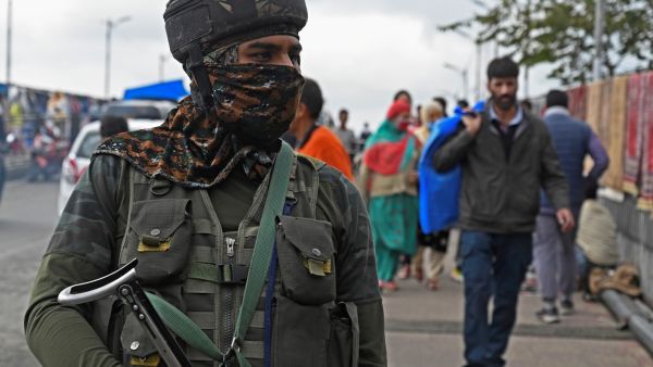 5 Indian soldiers killed in gunfight attacks in Kashmir