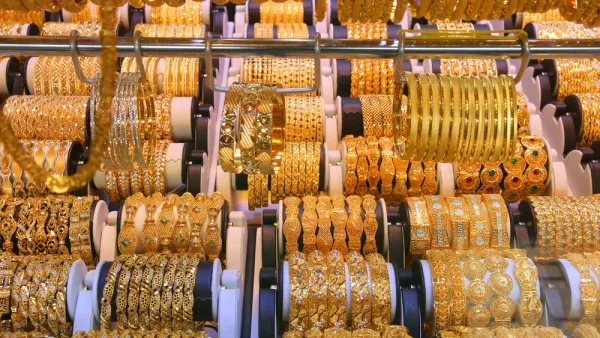 الارتفاع رفيق أسعار الذهب في الإمارات اليوم
