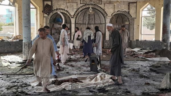  ان عدد  القتلى جراء التفجيرات الانتحارية التي ضربت صباح الجمعة مسجد الإمام برقة الشيعي بمدينة قندهار جنوب أفغانستان مستوى تجاوز الـ 65 