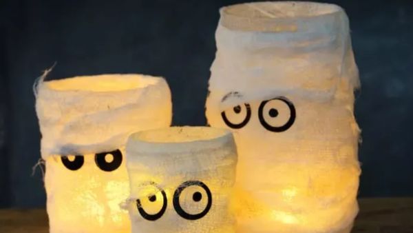 مصابيح مومياء هالوين في ثلاث خطوات سهلة! مصابيح مومياء هالوين في ثلاث خطوات سهلة!