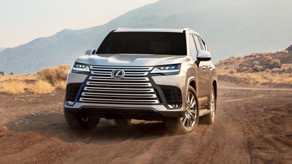 لكزس تكشف رسمياً عن LX 2022 في السعودية  