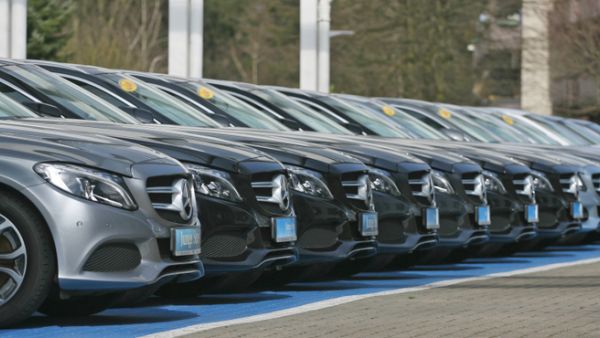 مجموعة دايملر تعلن انفصالها بشكل رسمي عن مرسيدس بنز 