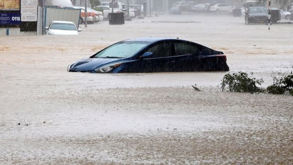 اعصار شاهين الموسمي يلحق خسائر فادحة بسلطنة عمان