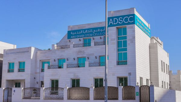 Abu Dhabi University and Abu Dhabi Stem Cells Center sign an MoU to exchange knowledge in healthcare