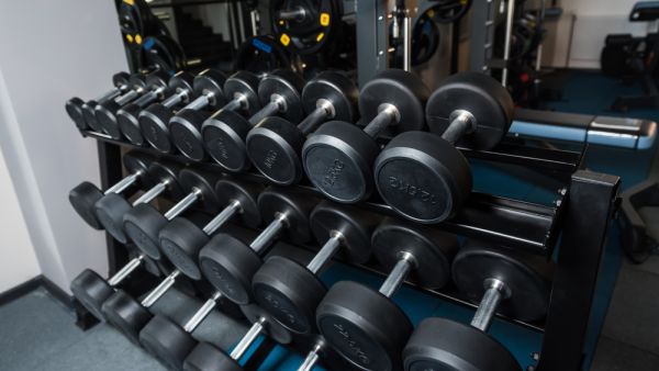 Canadian lifts 13,000 pounds for an hour to break Guinness World Record