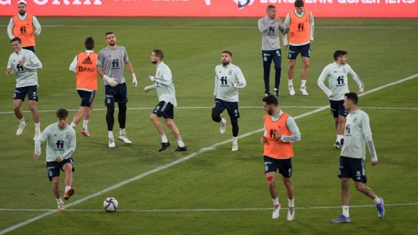 إسبانيا تستعد لمواجهة السويد