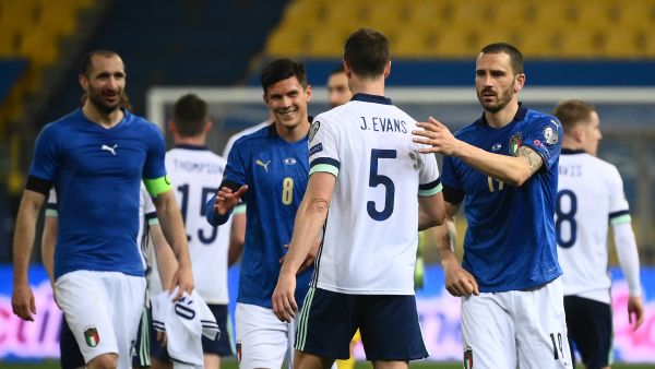 من مواجهة الذهاب بين إيطاليا وإيرلندا الشمالية التي فاز فيها بطل أوروبا 2-0