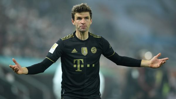 توماس مولر يتحسر على ضياع فرصة خلال المباراة