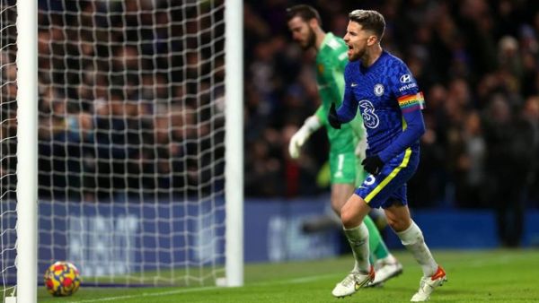 جورجينيو يمنح تشيلسي التعادل أمام يونايتد (المصدر: ذا أثلتيك)