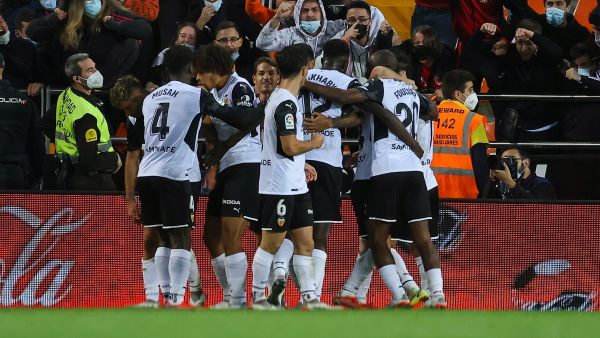 فالنسيا يتعادل مع أتلتيكو مدريد في اللحظات الأخيرة