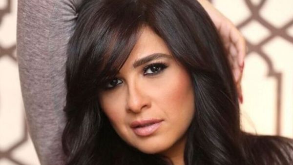 ياسمين عبد العزيز 