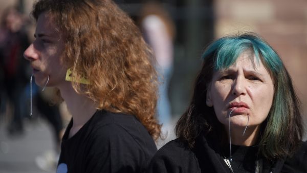 France stepped back Monday in its fishing row with the UK 