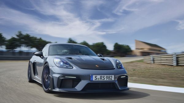 بورش تزيج الستار رسمياً عن 718 كايمن GT4 RS