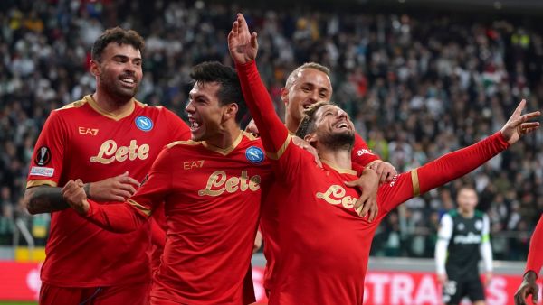 نابولي المتصدر يتحدى إنتر ميلان ثالث الترتيب