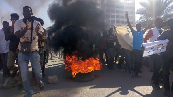 Sudanese ousted prime minister and army chief General Abdel Fattah al-Burhan are set to agree on a deal today