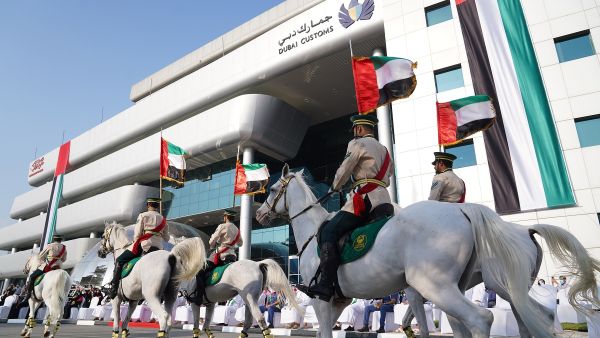 جمارك دبي تحتفل باليوبيل الذهبي لدولة الإمارات 
