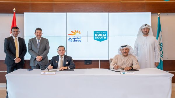 المشرق يوقع مذكرة تفاهم استراتيجية مع دبي الجنوب لدعم الشركات الصغيرة والمتوسطة