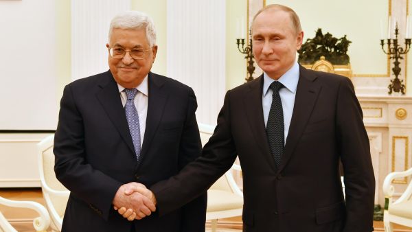 الرئيس الروسي فلاديمير بوتين ونظيره الفلسطيني محمود عباس