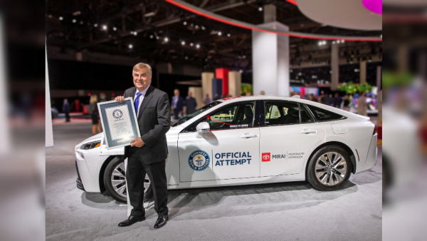 تويوتا ميراي تدخل موسوعة غينيس لأطول رحلة خالية من الانبعاثات الكربونية بلغت 1,360 كيلومتراً 
