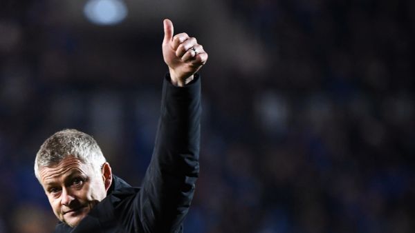 Manchester United's Norway's coach Ole Gunnar Solskjaer gives a thumb up at the end of the UEFA Champions League group F football match between Atalanta and Manchester United at the Azzurri d'Italia stadium, in Bergamo, on November 2, 2021. (Photo by Marco BERTORELLO / AFP)