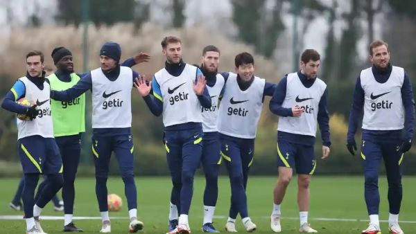 من تدريبات توتنهام (المصدر: ذا غارديان)