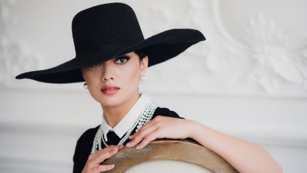 توبات مميزة ستساعدك على تنسيق إطلالة الكريسماس من زارا