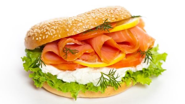 ساندويش السلمون المدخن لسهرة رأس السنة