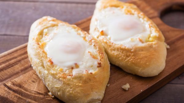 فطائر محشية بالجبنة 