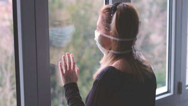طفح جلدي من علامات الاصابة بـ اوميكرون