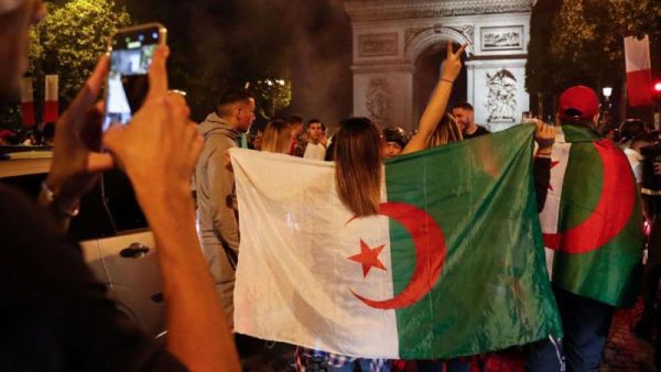 اليمين منزعج من التعبير عن الهوية