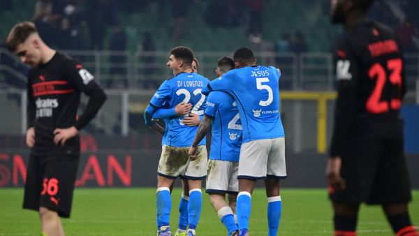 نابولي يتفوق على ميلان