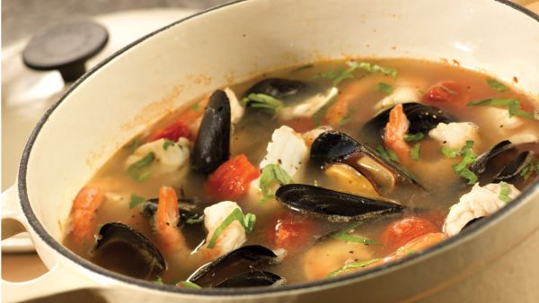 وصفات احتفالية: شوربة ​المأكولات البحرية الفاخرة