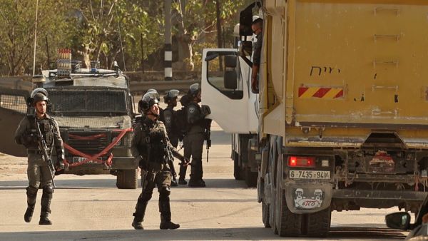 Israeli forces attack Palestinians