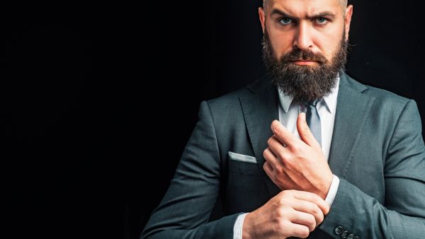 علاقات البوابة: 5 طرق التعامل مع زوج مسيطر 
