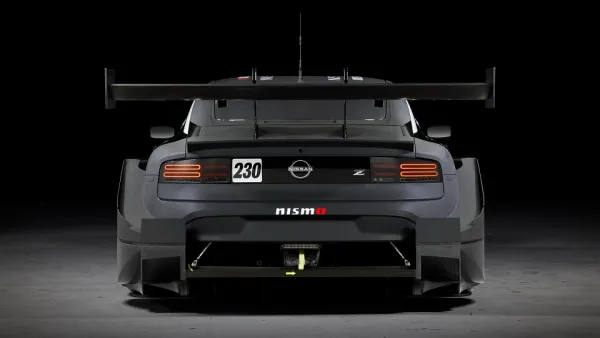 "نيسان" و"نيسمو" تكشفان عن سيارة السباقات الجديدة نيسان Z GT500 المشاركة في سلسلة موسم سباقات "جي تي"