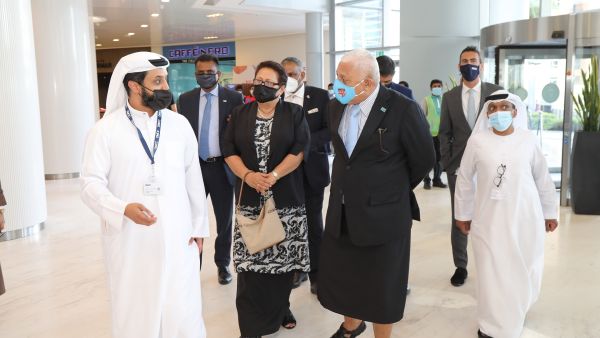 رئيس وزراء جزر فيجي يزور مركز دبي للسلع المتعددة في برج الماس لاستكشاف الفرص التجارية المتاحة في دبي