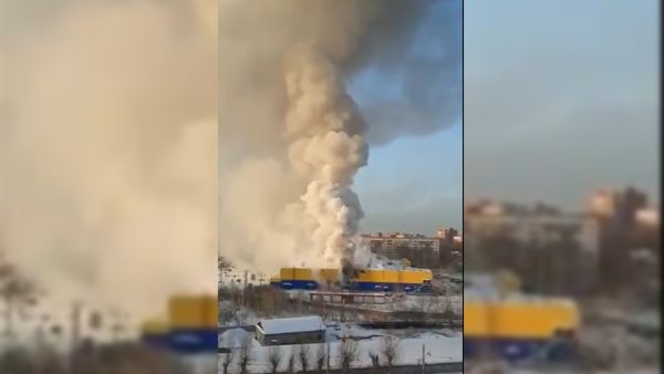 Shopping mall catch fire in Russia