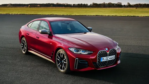 أبوظبي موتورز تعلن وصول سيارة BMW 4 Series Gran Coupé الجديدة كلياً