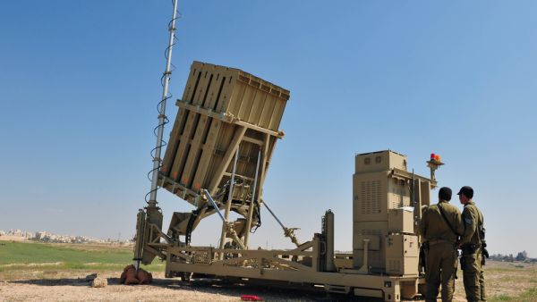 Israeli missile attack kills a Syrian soldier