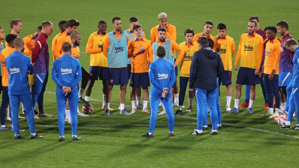 برشلونة يتطلع لهزيمة غريمه ريال مدريد اليوم