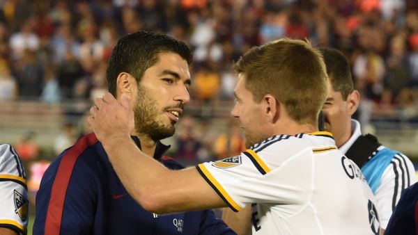 صورة أرشيفية لجيرارد (يمين) و سواريز