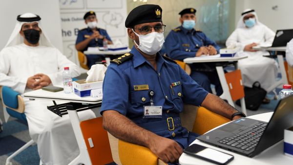 جمارك دبي تتوج إنجازاتها في العام 2021 بالفوز بجائزة النخبة