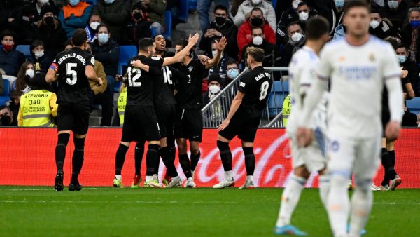 ريال مدريد يتعادل بصعوبة مع إلتشي