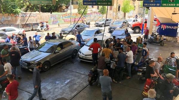 طوابير الذل في لبنان