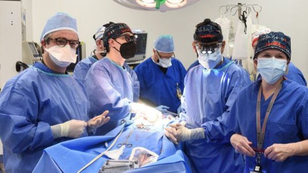 زراعة قلب خنزير في جسد إنسان بأول تجربة في التاريخ
