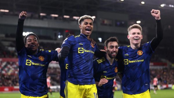 راشفورد (وسط) يقود مانشستر يونايتد للتغلب على برينتفورد (المصدر: تيليغراف)