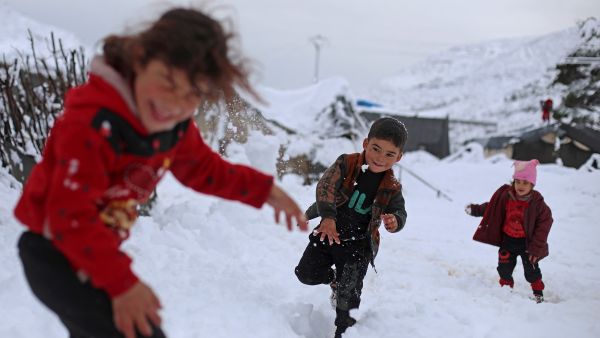 UN says 1,000 tents in northwest Syria collapsed, damaged by snow
